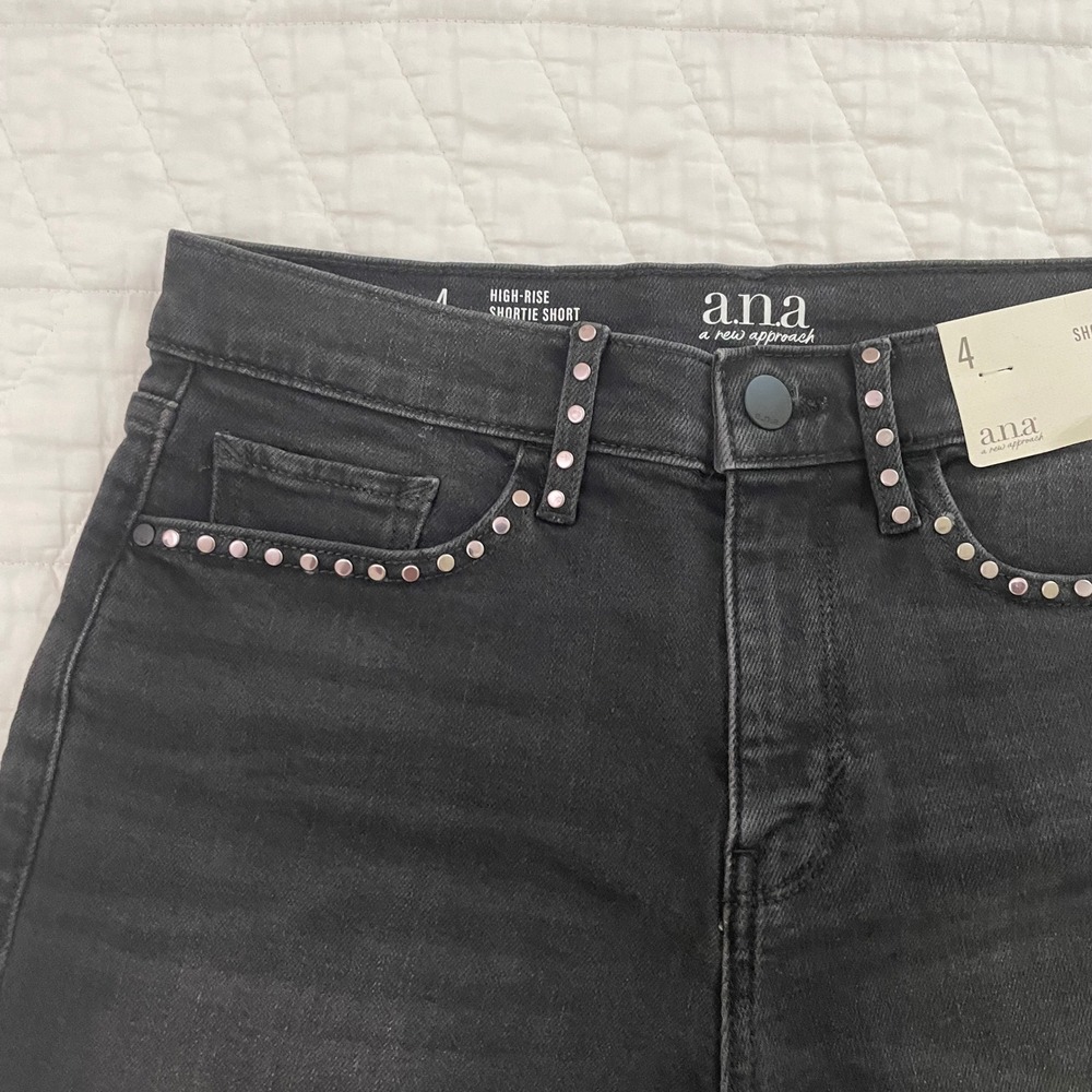 a.n.a Womens High Rise Shortie Short Black Studded Frayed Hem Denim Size 4 - Picture 4 of 11
